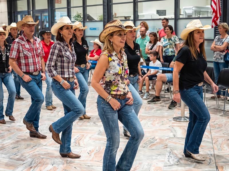 Country Dance